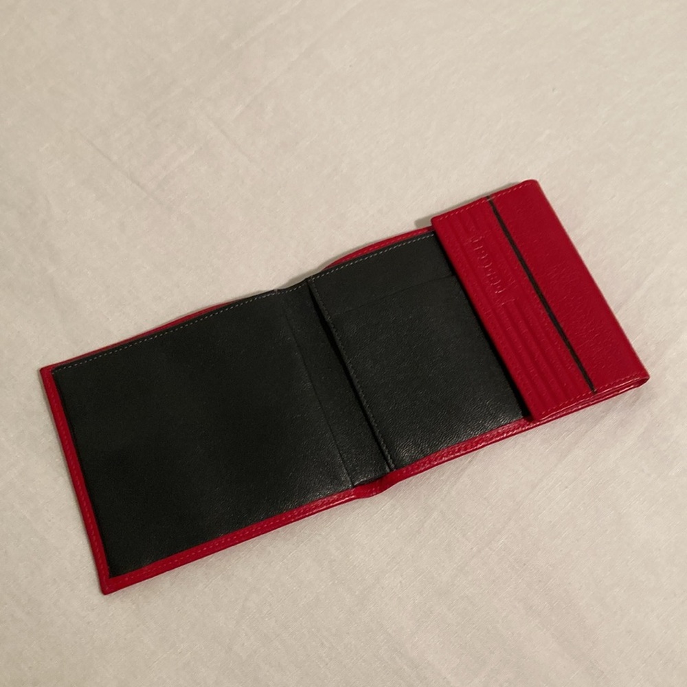 Ferrari Red Leather bifold Wallet made in Italy - Picture 6 of 16